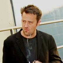 Polícia investiga celebridade por morte de Matthew Perry - David Shankbone  wikimedia commons