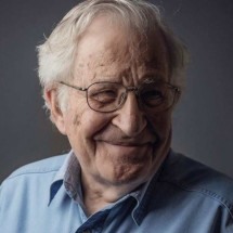 Quem é Noam Chomsky, que se encontrou com Lula nesta segunda - Reprodução/Redes Sociais