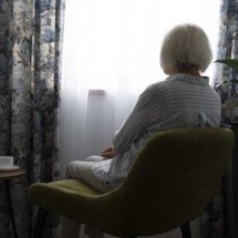 Solidão aumenta risco de AVC em adultos com mais de 50 anos, aponta estudo -  Image by Freepik