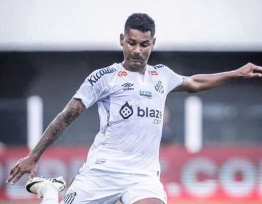 Aderlan não atua há dois meses pelo Santos  -  (crédito: Raul Baretta/ Santos FC)