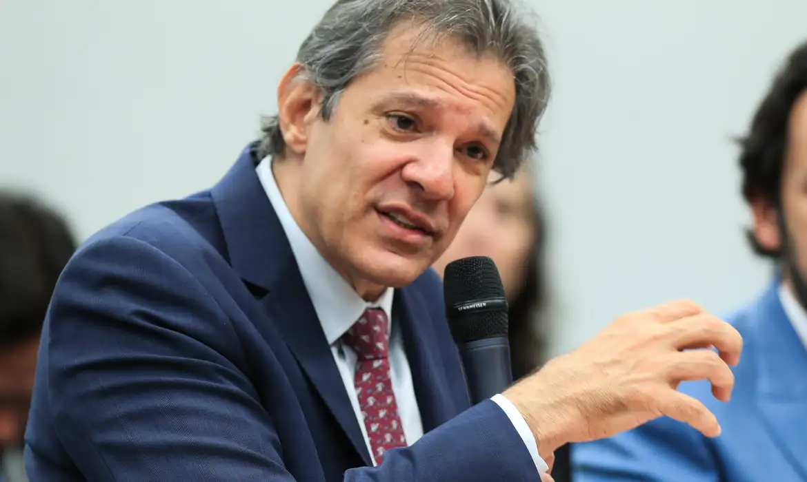 Enxurrada de memes vincula Fernando Haddad ao aumento de impostos  -  (crédito: EBC)