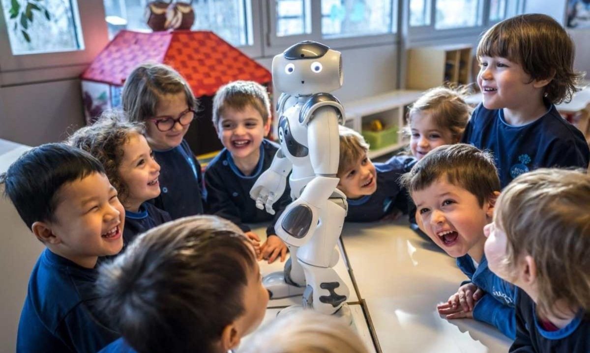 Pesquisas nacionais e internacionais apontam que crianças que frequentam a educação infantil (dos 0 aos 5 anos) têm mais chances de se desenvolverem de forma plena -  (crédito: Fabrice COFFRINI / AFP)