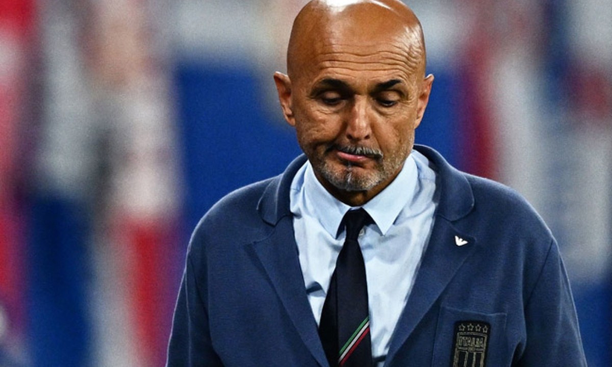  Italy's head coach Luciano Spalletti reacts during the UEFA Euro 2024 Group B football match between Croatia and Italy at the Leipzig Stadium in Leipzig on June 24, 2024. (Photo by GABRIEL BOUYS / AFP)
     -  (crédito:  AFP)