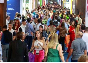Feira oferece uma plataforma única onde empreendedores podem explorar oportunidades em uma ampla gama de setores, desde alimentação até tecnologia e serviços educacionais -  (crédito: Divulgação/ABF)