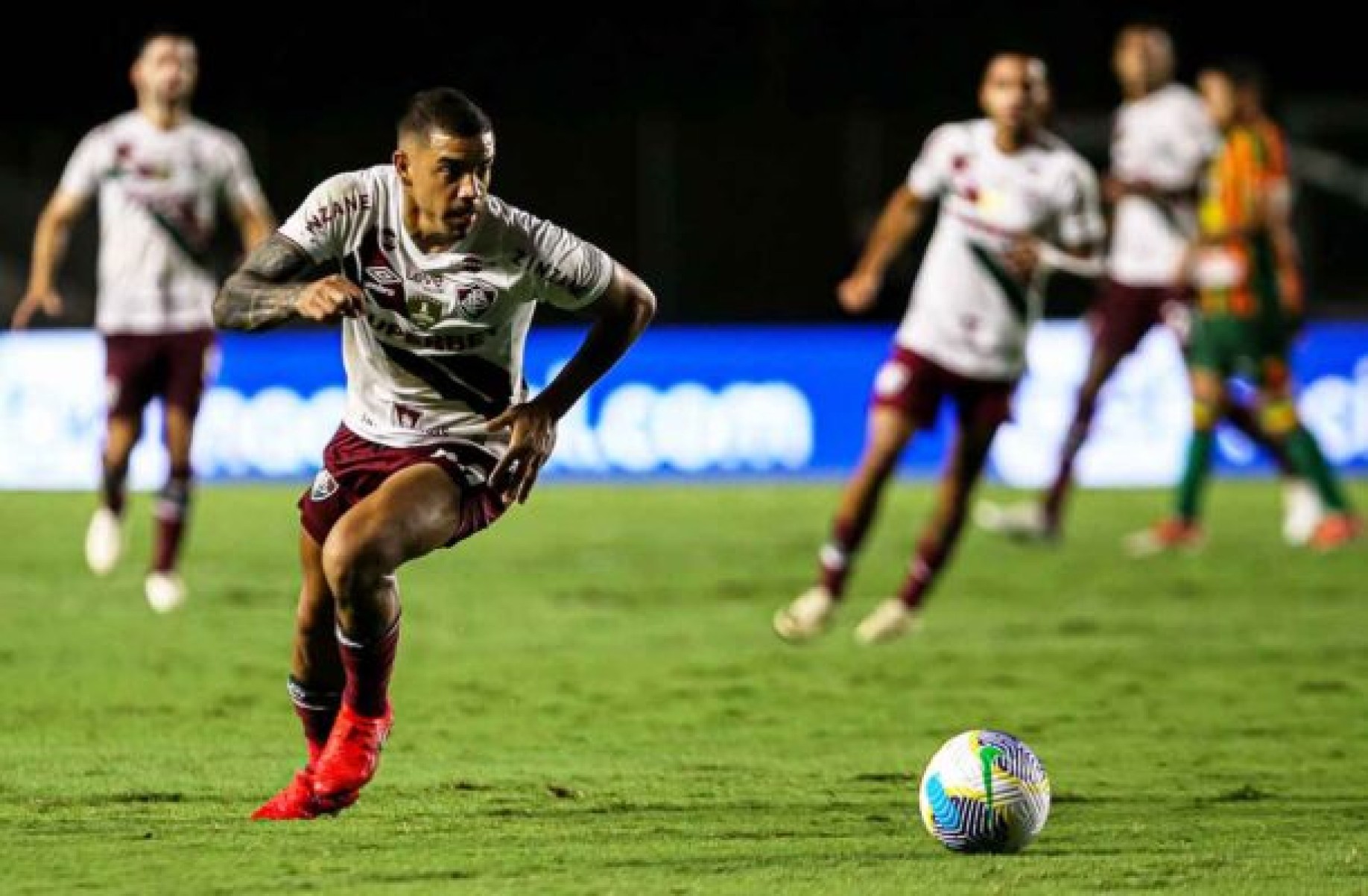 Terans treina entre os titulares no Fluminense para duelo com o Vitória