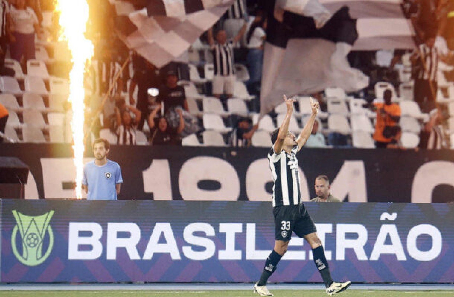 Botafogo vira para cima do Bragantino e se recupera no Brasileirão