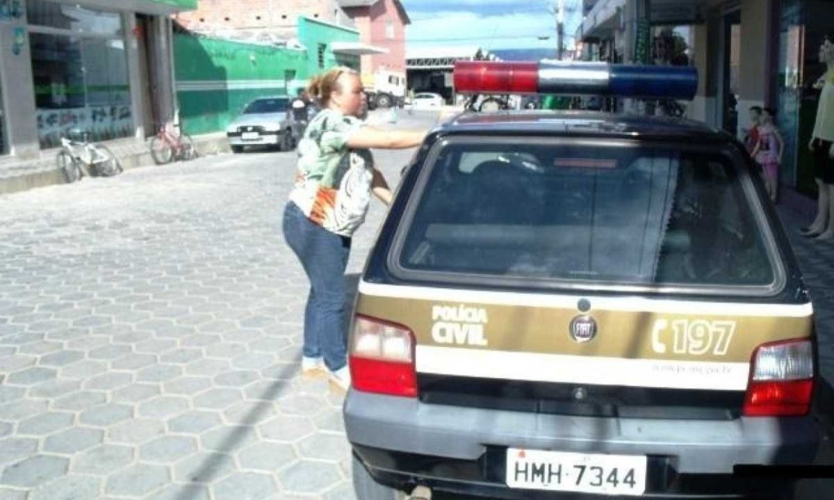 Investigações contra Normelia Lopes Gama foram conduzidas pela própria Polícia Civil -  (crédito: Gazeta de Araçuaí/Arquivo - 2014)