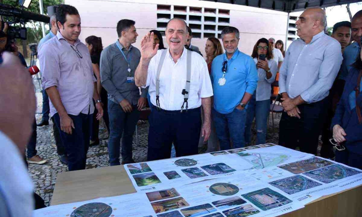 O prefeito Fuad Noman acompanha em março o inicio das obras de revitalização do Parque Maria do Socorro Moreira, localizado na área do antigo Aeroporto Carlos Prates -  (crédito: Gladyston Rodrigues/EM/D.A. Press)