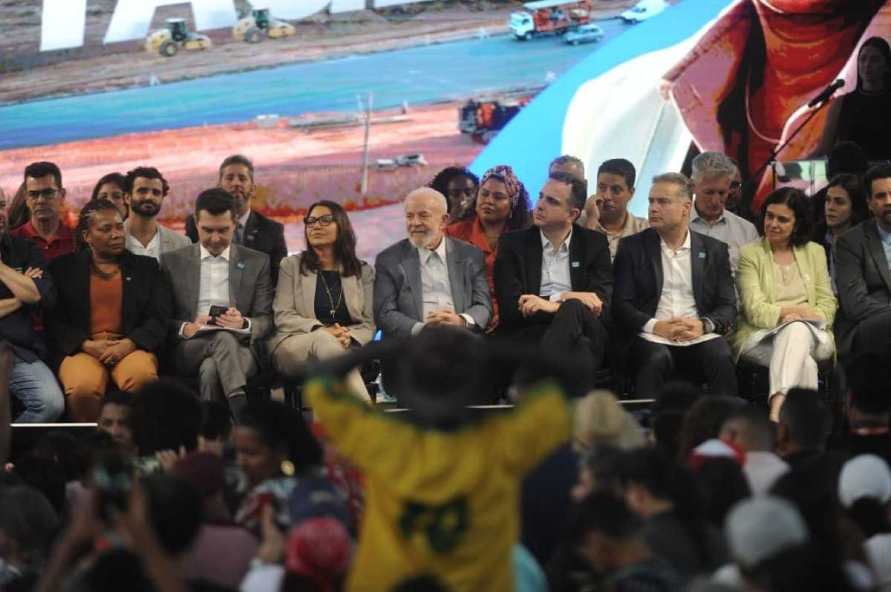 Camisa da seleção brasileira estava presente entre o público do evento petista