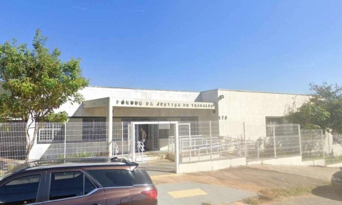A sentença foi definida pelo Vara do Trabalho de Pará de Minas -  (crédito: Reprodução / Google Street View)