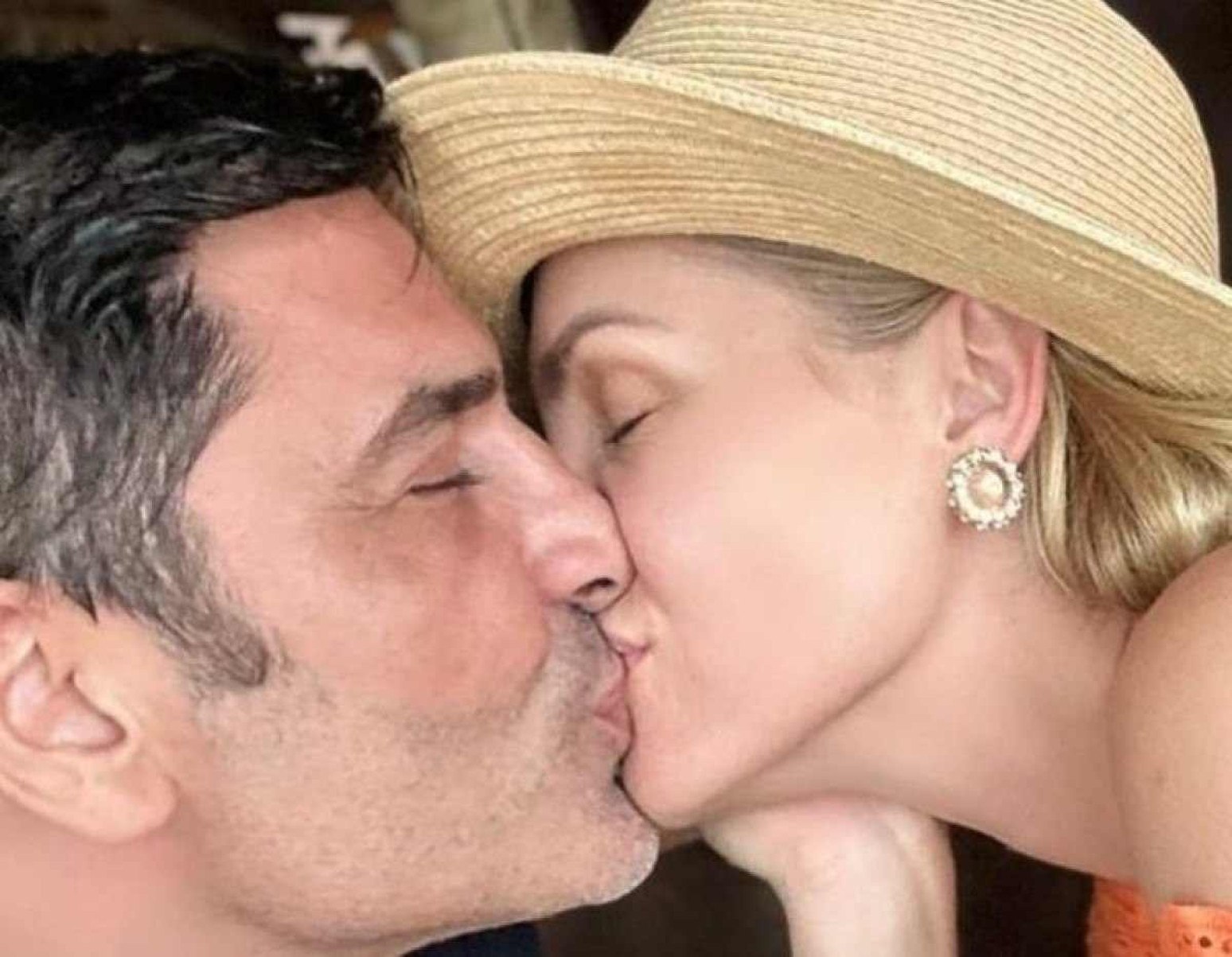 Ana Hickmann e Edu Guedes ficam noivos após 3 meses de namoro
