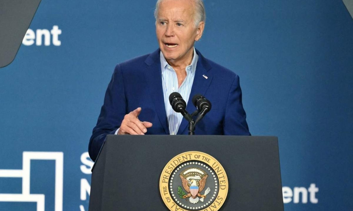 O presidente dos EUA, Joe Biden, fala na cerimônia de inauguração do Stonewall National Monument Visitor Center, em Nova York, em 28 de junho de 2024 -  (crédito: ANGELA WEISS/AFP)