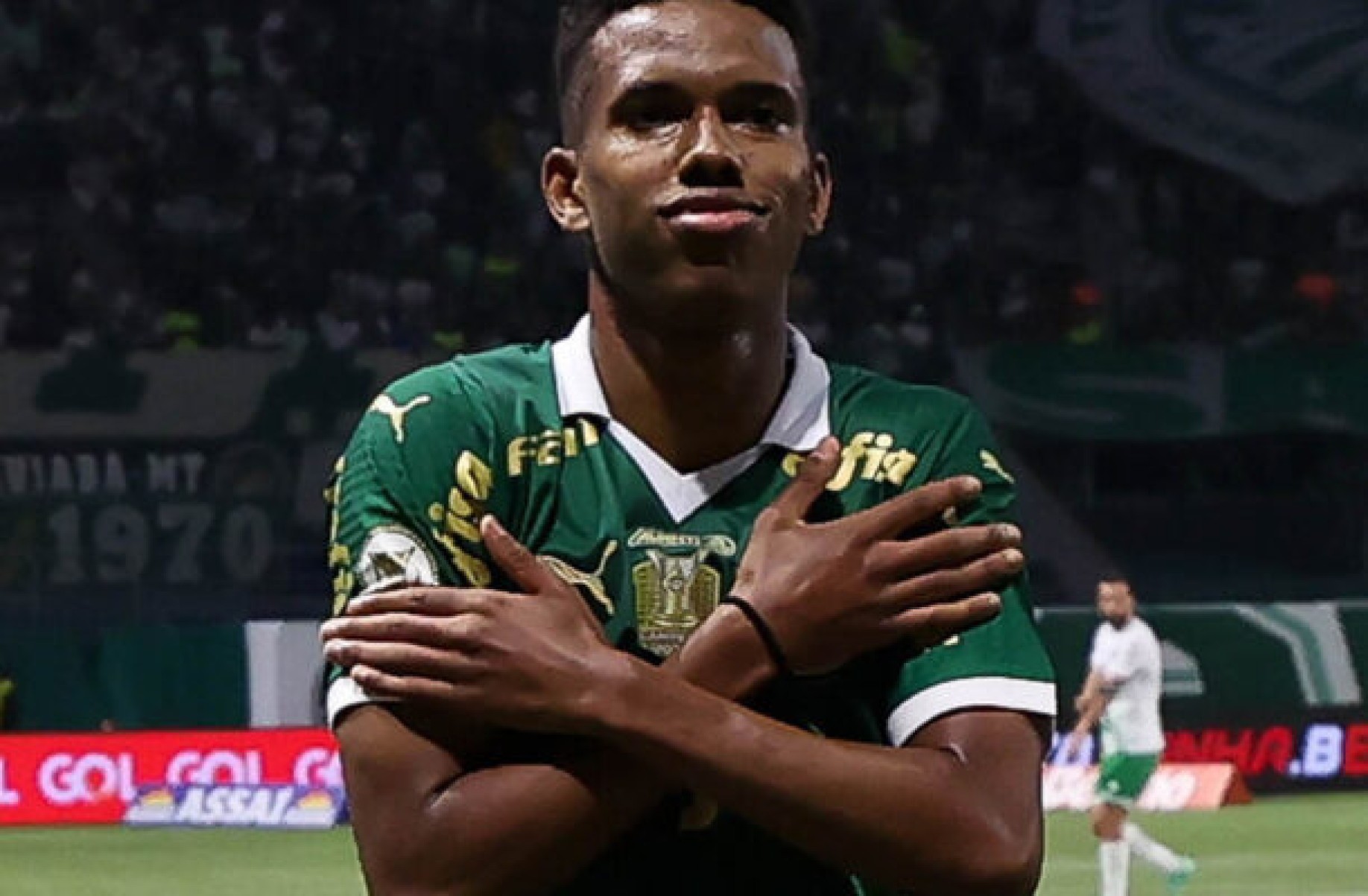 Estêvão celebra primeiro clássico no Palmeiras: ‘Diferente’