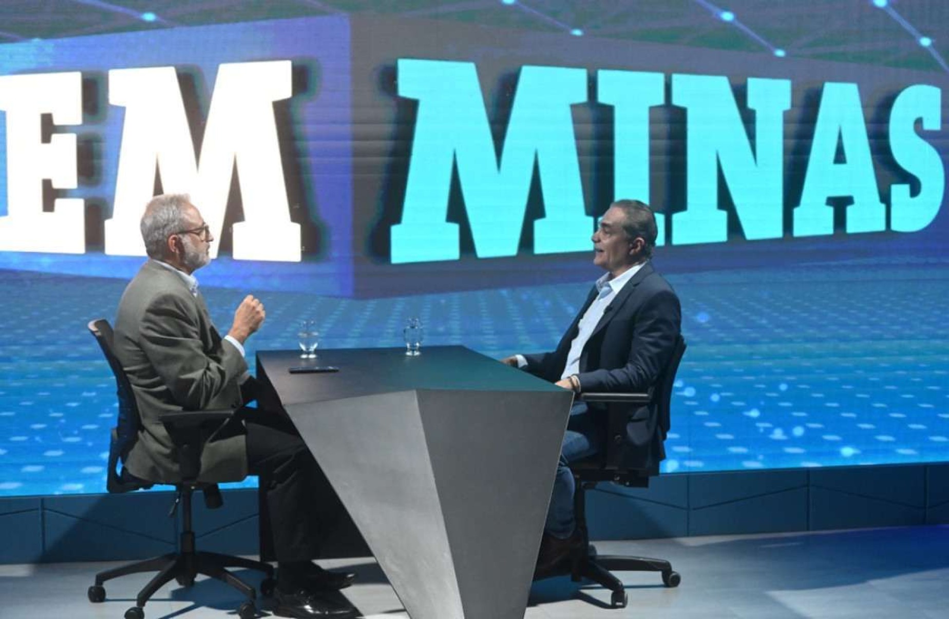 O jornalista Benny Cohen entrevista o CEO do grupo Supernosso, Euler Fuad Nejm, no programa EM Minas