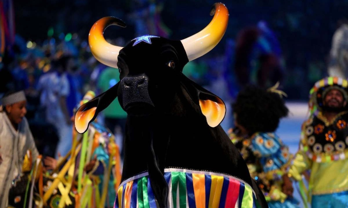 Apresentação do Boi Caprichoso no Bumbódromo no Festival de Parintins 2024       -  (crédito:  MICHAEL DANTAS / AFP)