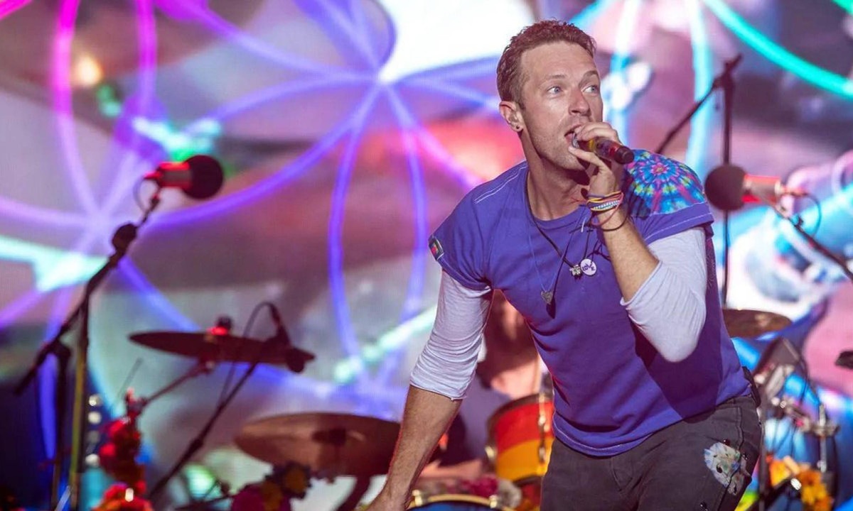 Coldplay lançou Parachutes, seu álbum de estreia, em 2000 e virou alvo de críticas... e adoração. (Da esquerda para a direita: baixista Guy Berryman, guitarrista Jonny Buckland, vocalista/pianista Chris Martin e baterista Will Champion -  (crédito: Getty Images)