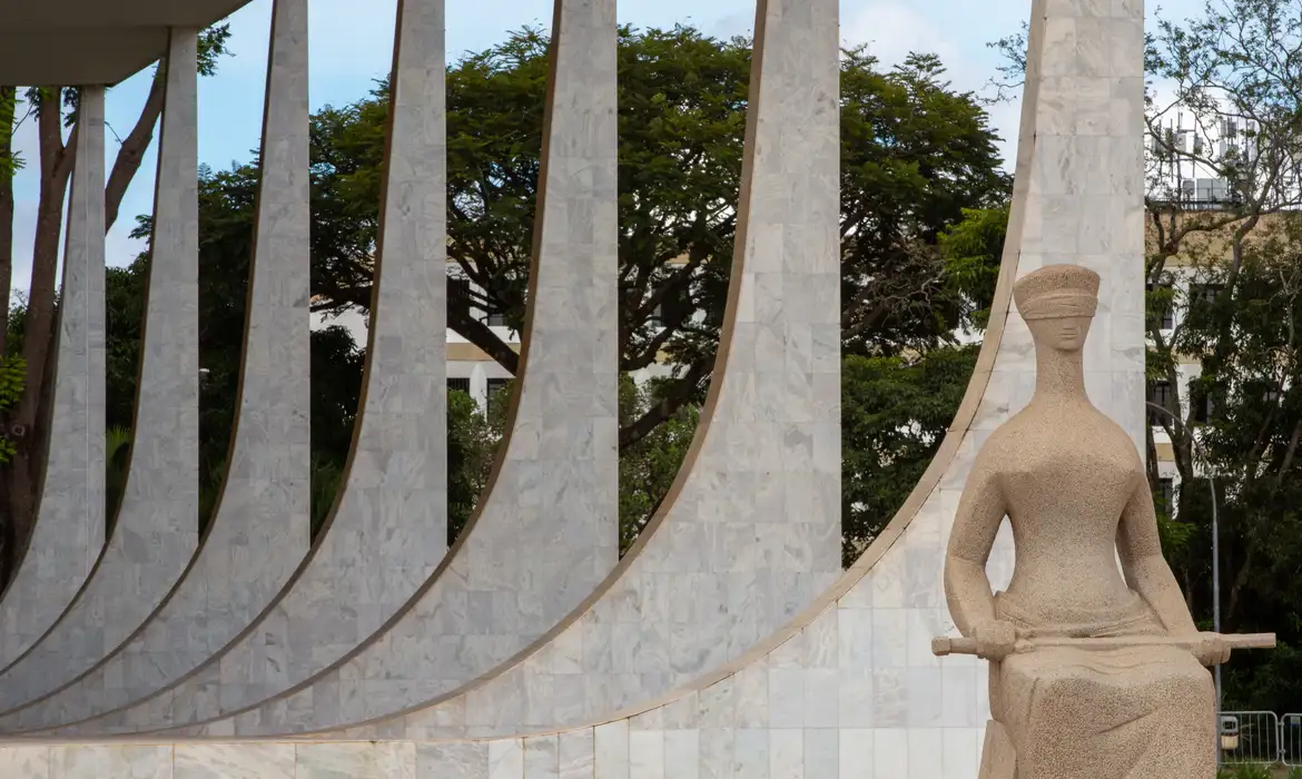 STF envia ao Legislativo decisão que descriminalizou porte de maconha -  (crédito: EBC)