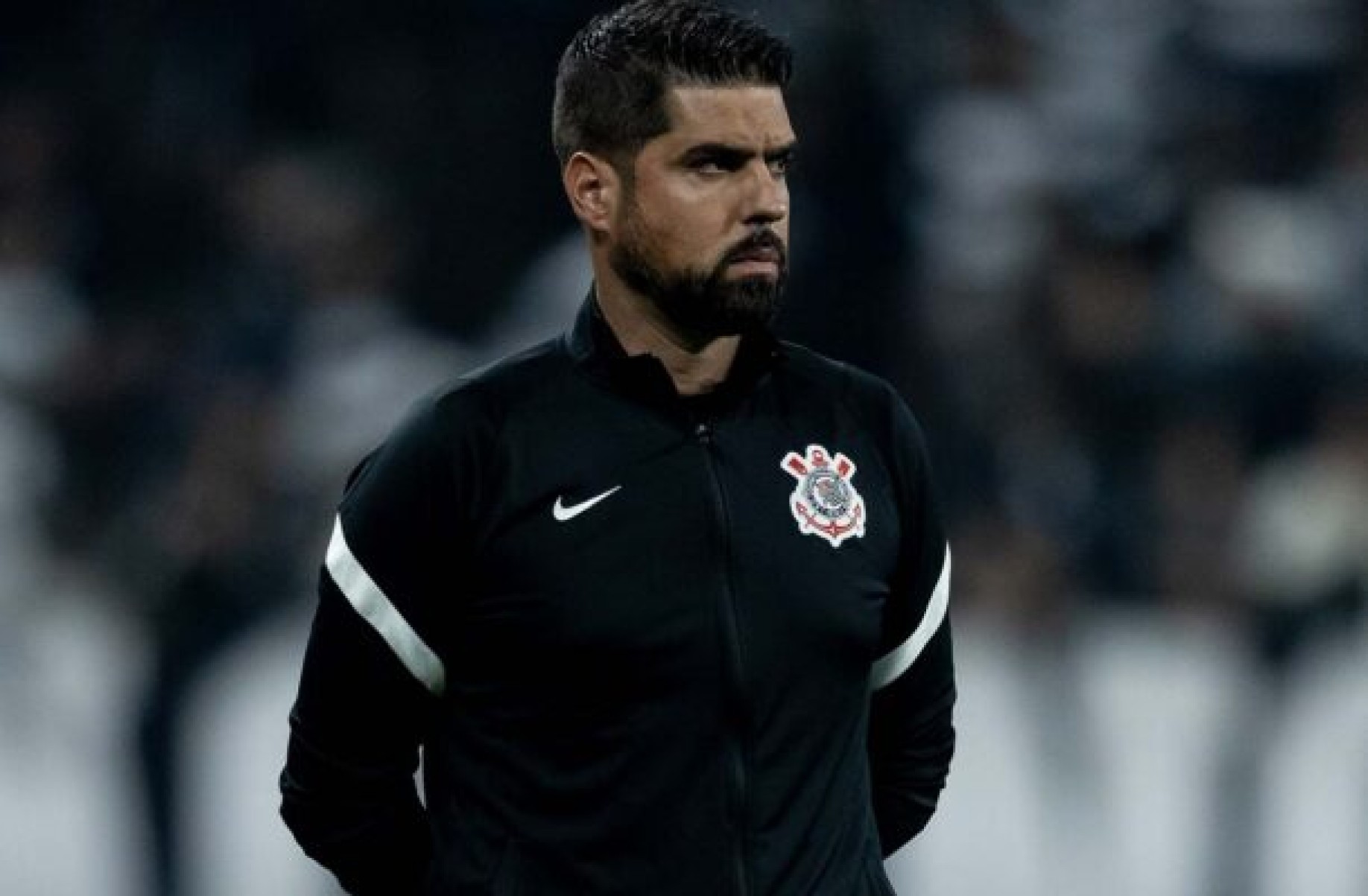 António Oliveira elogia time e evita falar sobre demissão no Corinthians