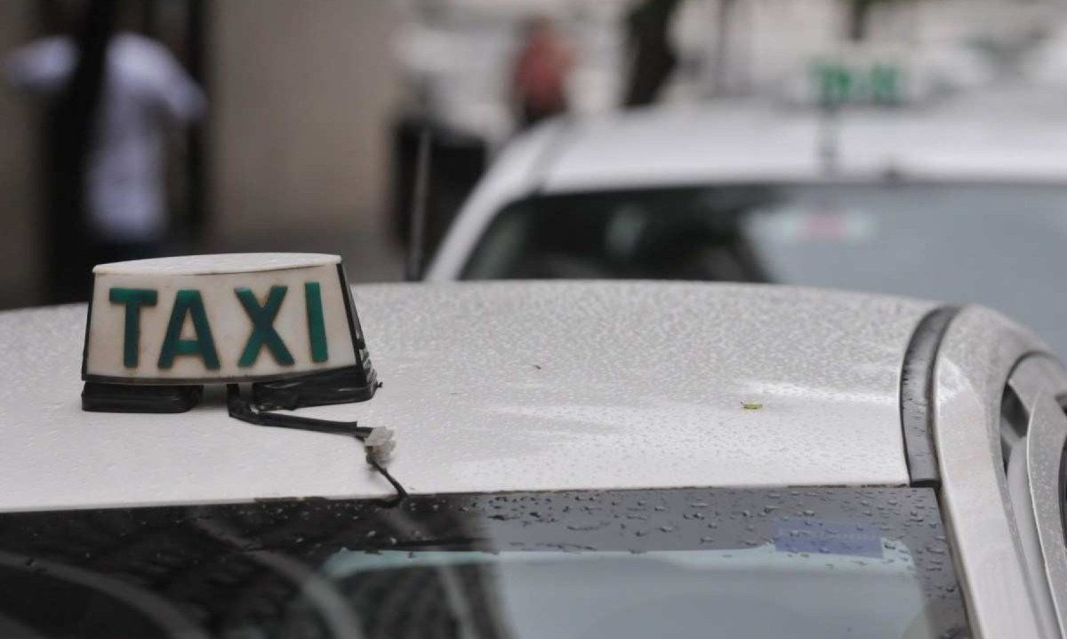 Táxis de BH terão novo aplicativo -  (crédito:  Gladyston Rodrigues/EM/D.A Press)