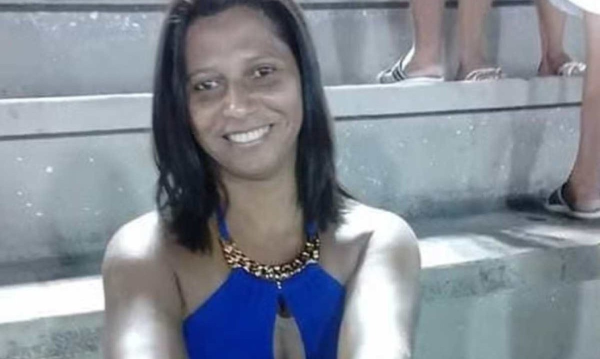 Soraia Mendonça, de 51 anos, foi atingida na cabeça pela cancela do motel onde trabalhava -  (crédito: Arquivo pessoal)