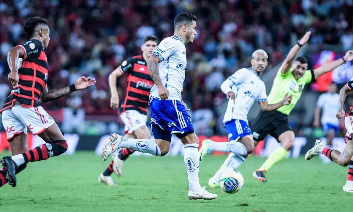 O árbitro Bráulio da Silva Machado teve atuação questionável no jogo entre Flamengo – adversário de hoje do Galo – e Cruzeiro, no último fim de semana, no Maracanã -  (crédito: Gustavo Aleixo/Cruzeiro)