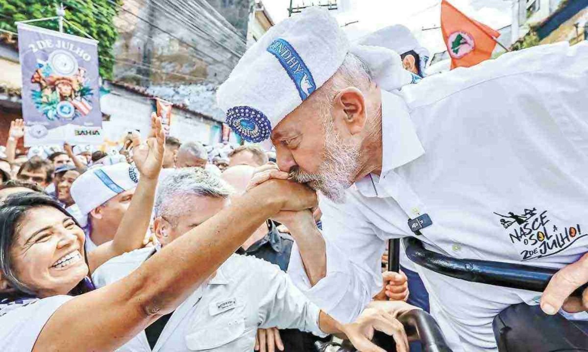 Lula participou de festa da independência na Bahia, onde desfilou ao lado de aliados -  (crédito: RICARDO STUCKERT/PR)