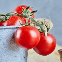 Empresa italiana oferece vagas para trabalhar na produção de tomates - freepik azerbaijan_stockers