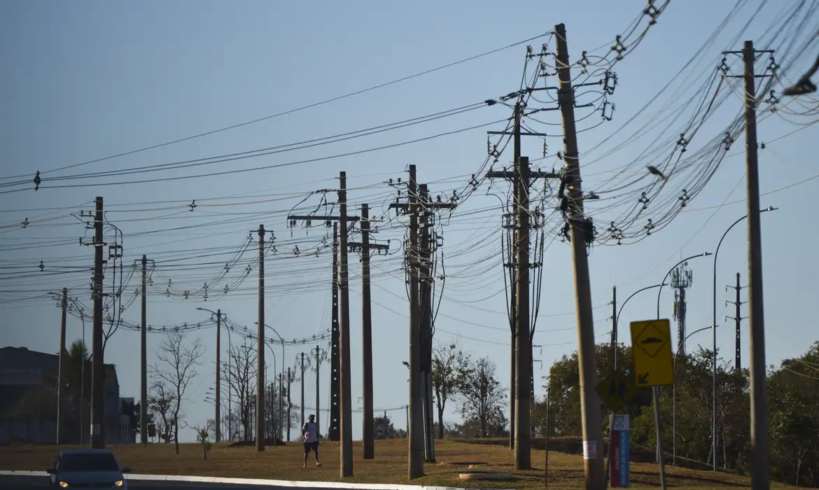 Acidentes fatais com a rede elétrica caem 8% em 2023, aponta Abradee -  (crédito: EBC)