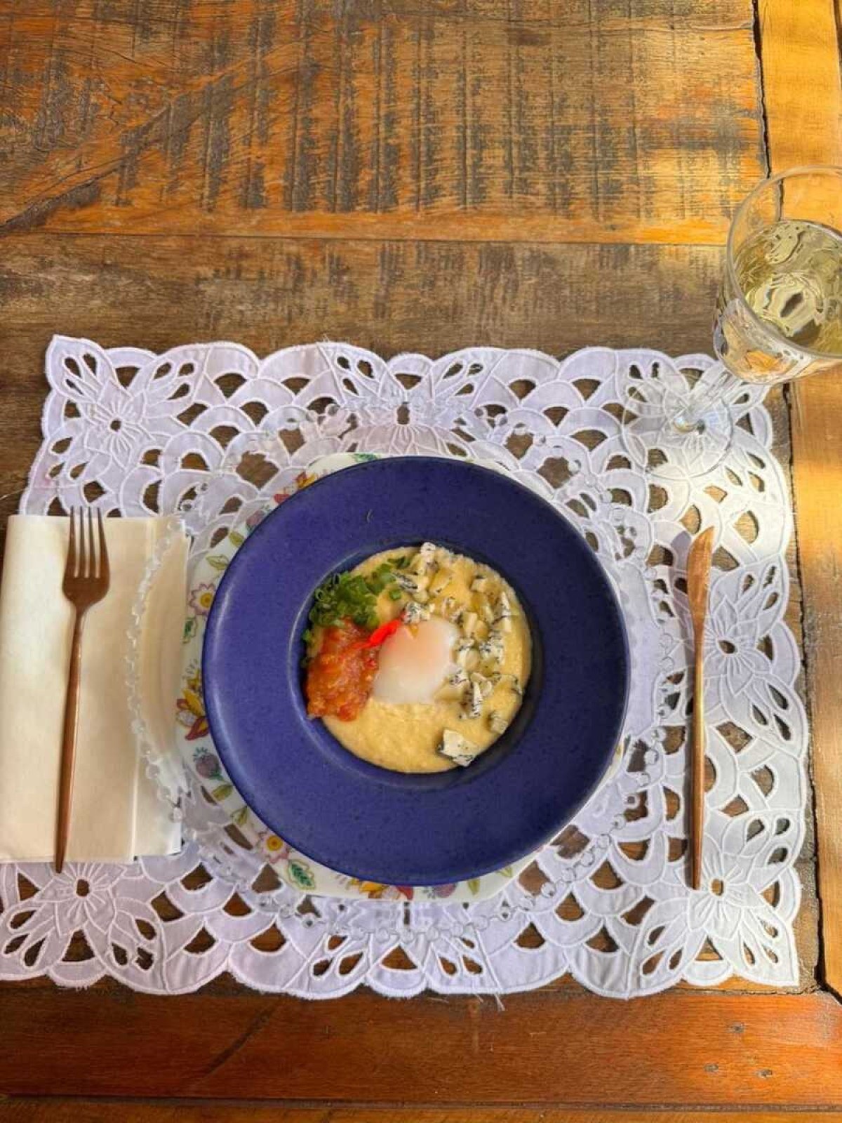 Na Casa da Agnes, a chef Camilla Farkasvolgyi  criou o prato "Da Cá" , que tem a polenta como base