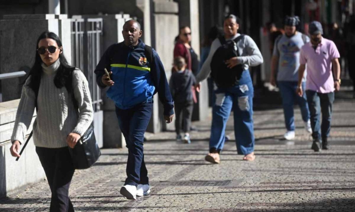 Em BH, a temperatura tamb&eacute;m ficou baixa, e a capital registrou 14,5&deg;C com sensa&ccedil;&atilde;o t&eacute;rmica de 3,8&deg;C -  (crédito: Leandro Couri/EM/D.A.Press)