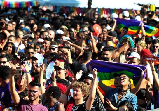 Parada LGBTQIA+ de BH vai ter festival de música no Parque Municipal