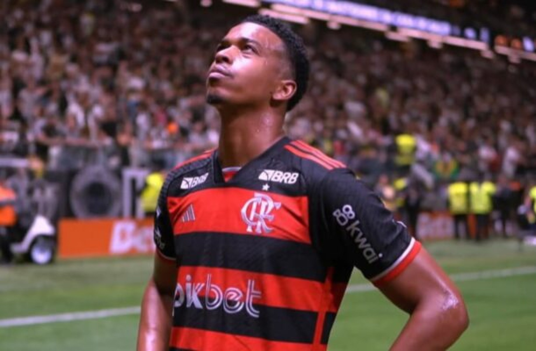 Carlinhos, do Flamengo, dedica gol à mãe: ‘Me viu preparado antes de ir embora’