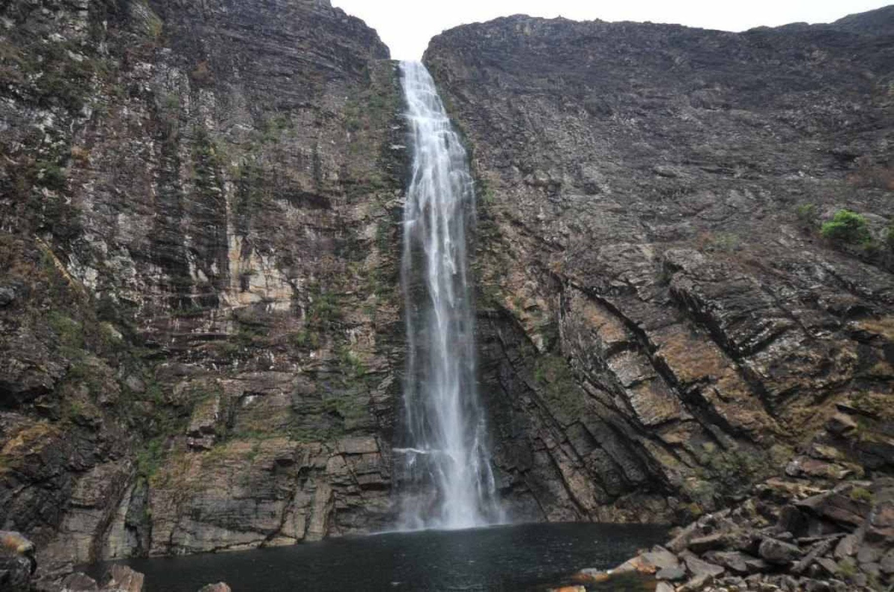 Cachoeira Casca d'Anta, a maior do estado com 186 metros, é a primeira queda d'água do Rio São Francisco