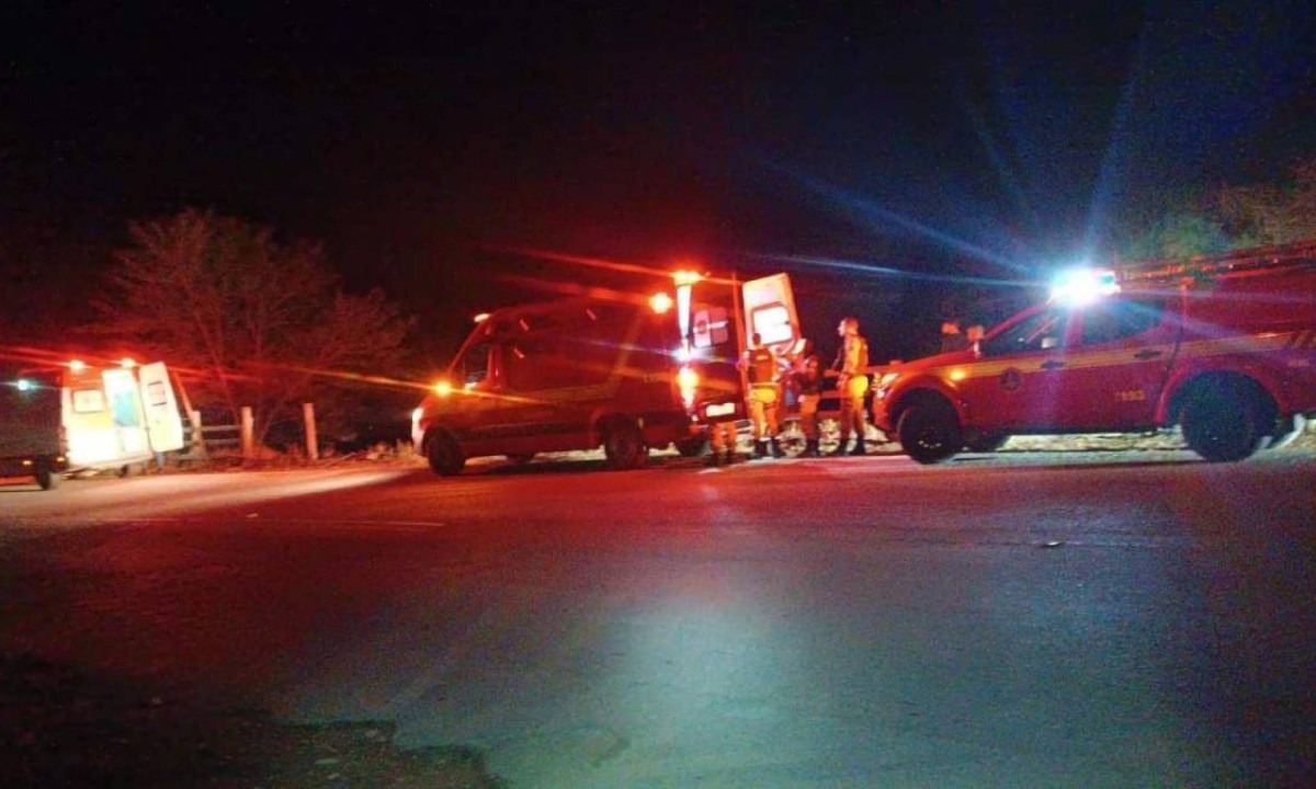 As vítimas foram encaminhadas para o Hospital Maternidade São José, sendo duas pelo Corpo de Bombeiros e duas pelo Samu -  (crédito: Reprodução / CBMMG)