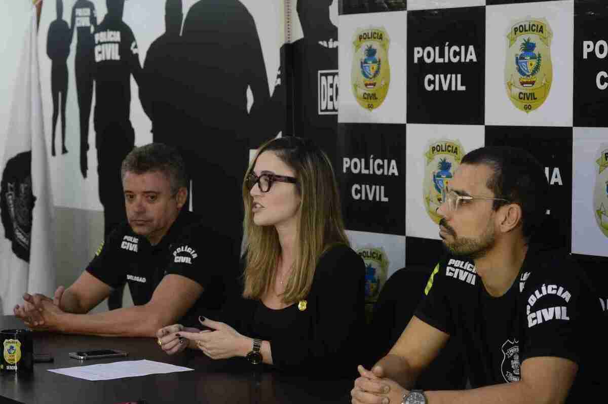 Caso da modelo Aline Ferreira, coletiva na delegacia do consumidor em Goiânia. Delegada Debora Melo -  (crédito: Marcelo Ferreira/CB/D.A Press)