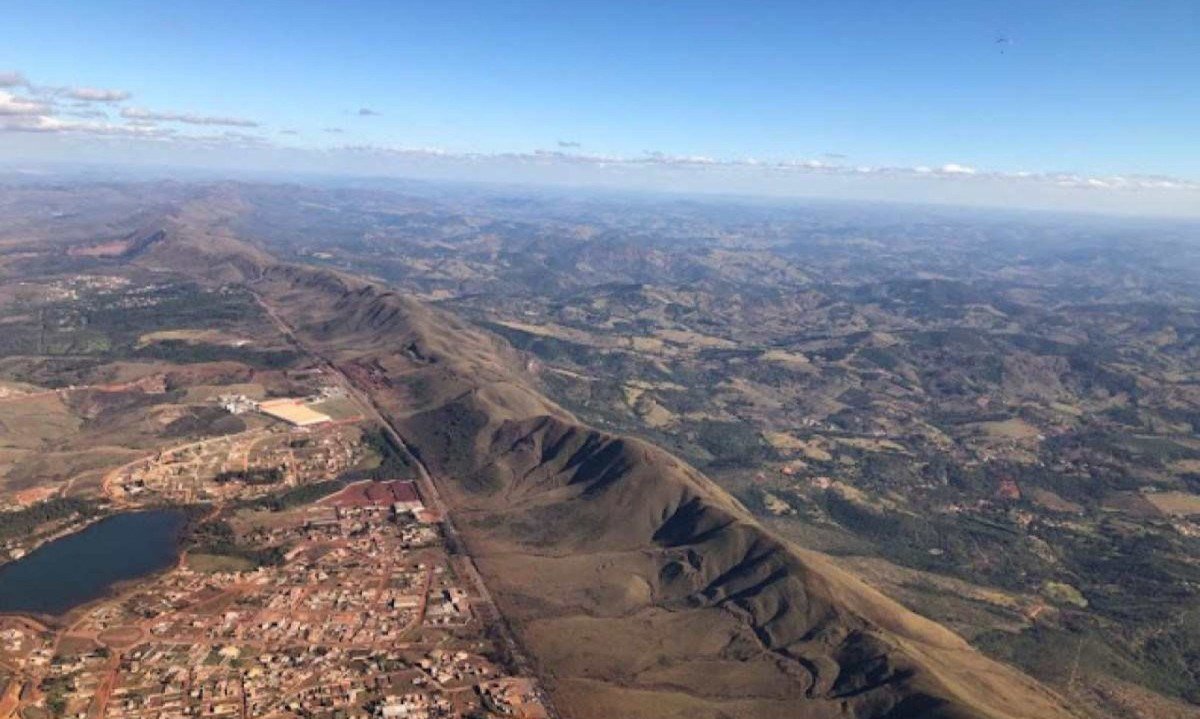 Compromissárias têm 365 dias para apresentar o estudo ao Instituto Mineiro de Gestão das Águas  -  (crédito: Projeto Abrace a Serra da Moeda/Divulgação)