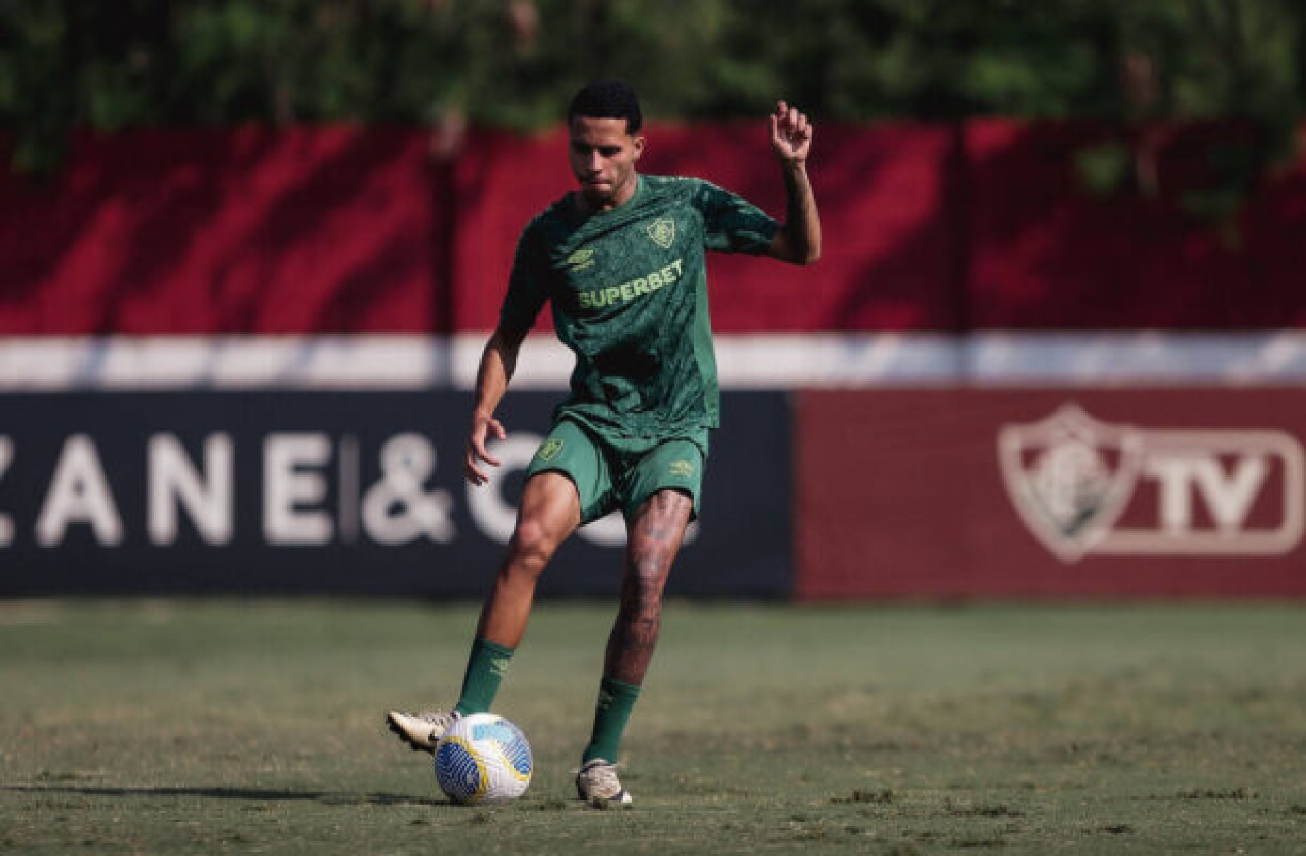 Alexsander fala sobre estreia de Mano Menezes no Fluminense e projeta recuperação