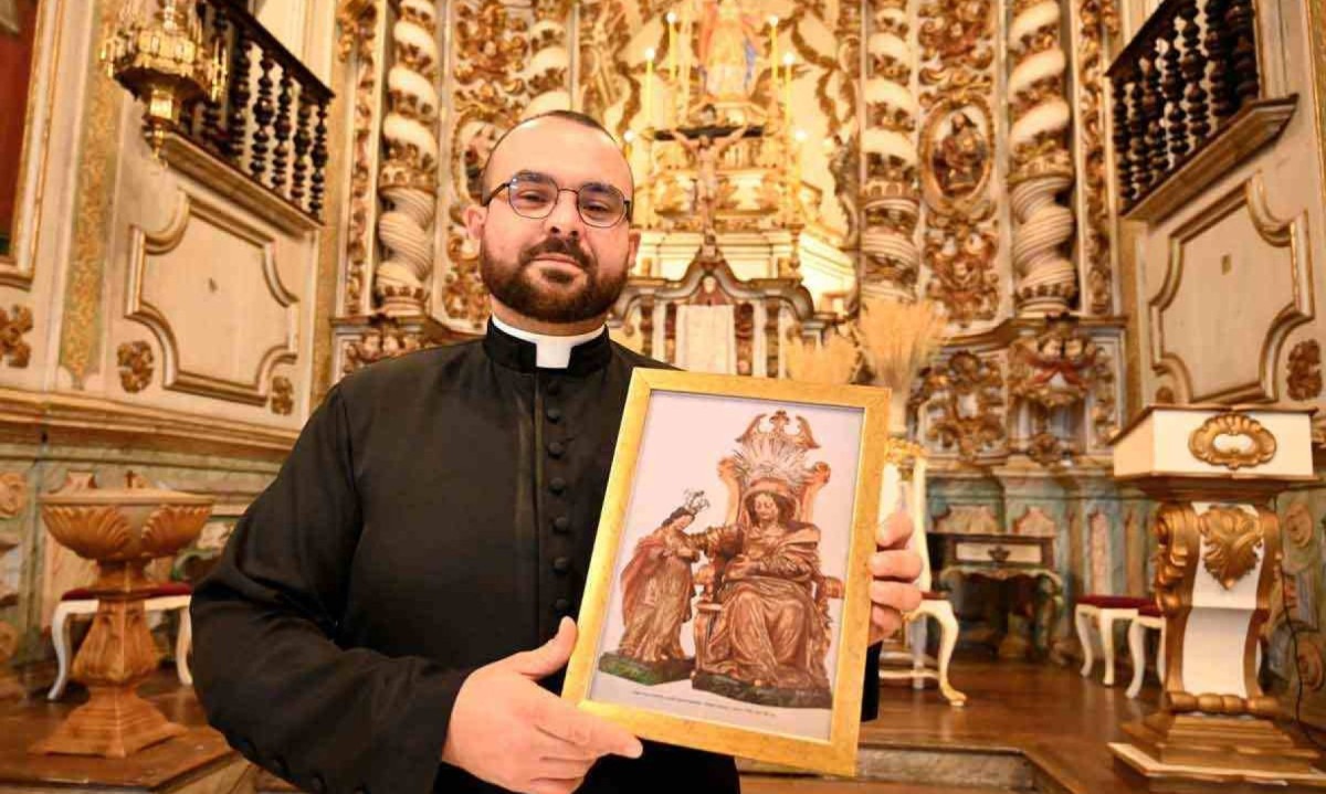 Pároco e reitor do Santuário Santa Luzia, padre Felipe promete fazer uma grande festa para receber a primeira padroeira da cidade  
 -  (crédito: Leandro Couri/EM/D.A press)