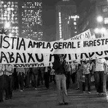 Livro 'Os tempos da fuga' tem costura habilidosa entre passado e presente  - Agência Câmara de Notícias