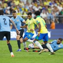 Eliminação da Seleção repercute no exterior e jornal argentino ironiza Ronaldinho - No Ataque Internacional