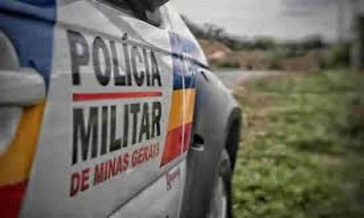 Policiais militares agiram com rapidez e conseguiram prender o grupo de ladrões -  (crédito: PMMG)