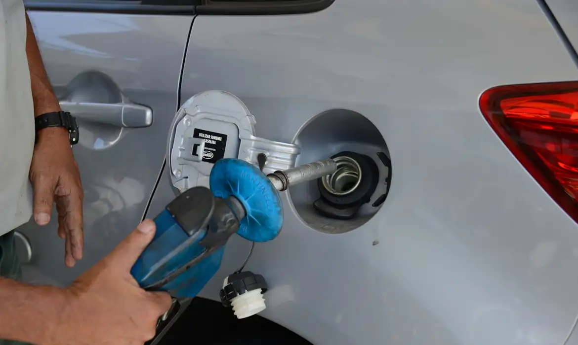 As redu&ccedil;&otilde;es nos pre&ccedil;os de gasolina, etanol e diesel n&atilde;o passam dos tr&ecirc;s centavos -  (crédito: EBC)