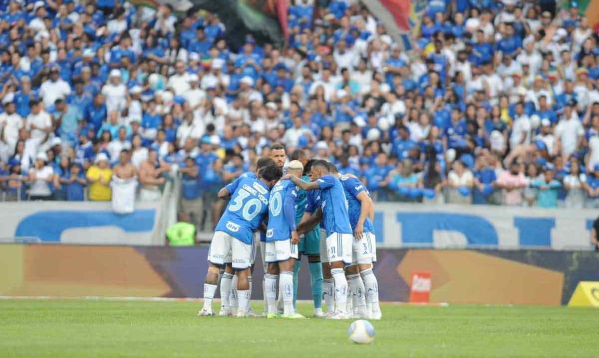 Time e torcida fizeram festa no Mineirão na goleada por 3 a 0 diante do Corinthians, pelo Campeonato Brasileiro -  (crédito: Alexandre Guzanshe/EM/D.A. Press)