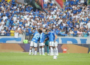 Time e torcida fizeram festa no Mineirão na goleada por 3 a 0 diante do Corinthians, pelo Campeonato Brasileiro -  (crédito: Alexandre Guzanshe/EM/D.A. Press)