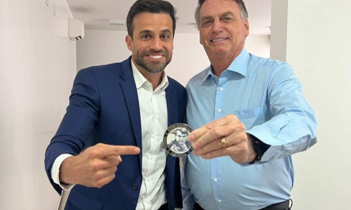 Pré-candidato à prefeitura de São Paulo, Pablo Marçal recebeu do ex-presidente Jair Bolsonaro a medalha de inbrochável, imorrível e incomível -  (crédito: Reprodução/Redes Sociais)