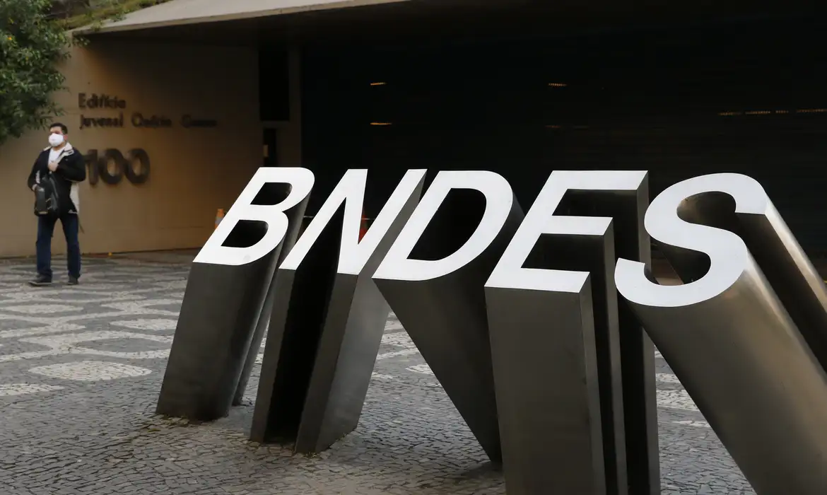 BNDES abre nesta quarta-feira crédito para empreendedores do RS  -  (crédito: EBC)