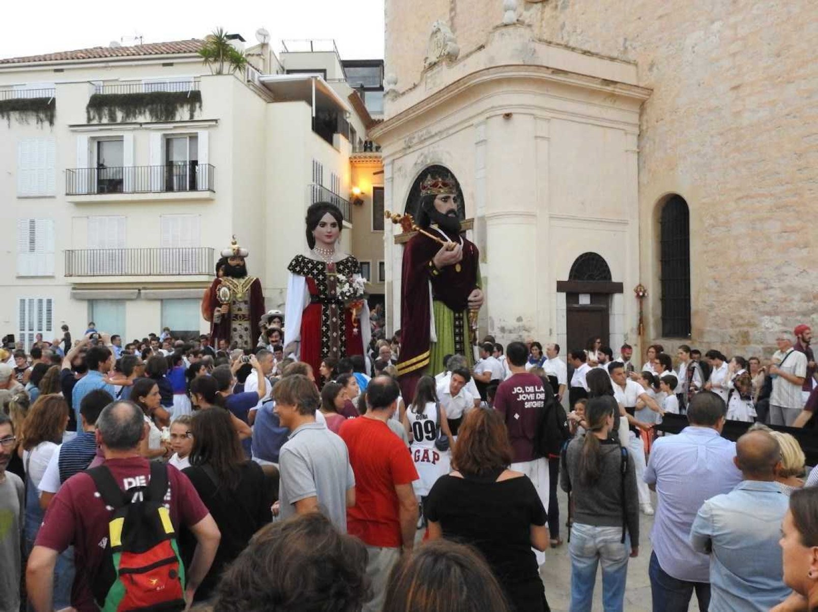 Sitges, cidade costeira localizada a aproximadamente 35 quilômetros de Barcelona, na região da Catalunha não suporta mais tantos turistas em setembro