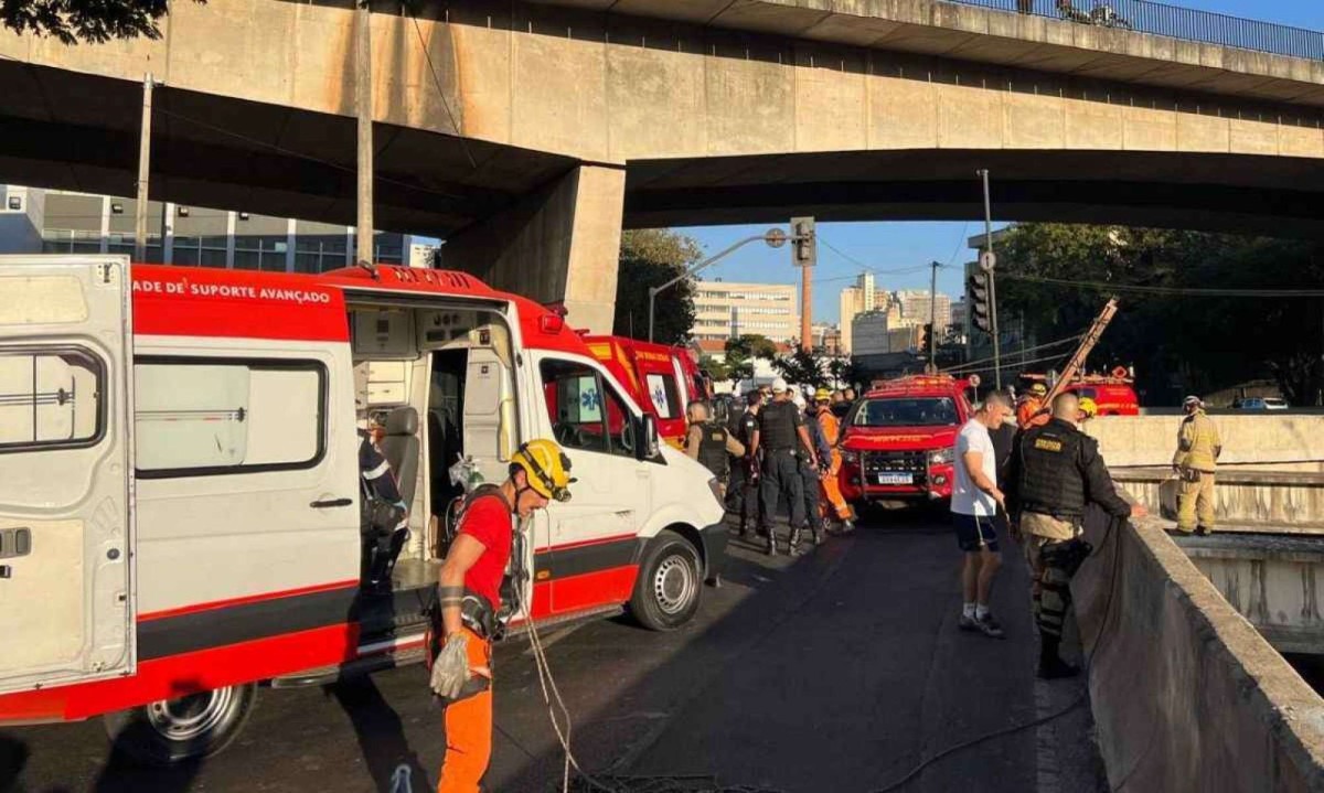 Uma guarda municipal morreu e outra ficou ferida em acidente com moto na Avenida dos Andradas -  (crédito: Edésio Ferreira/EM/DA Press)