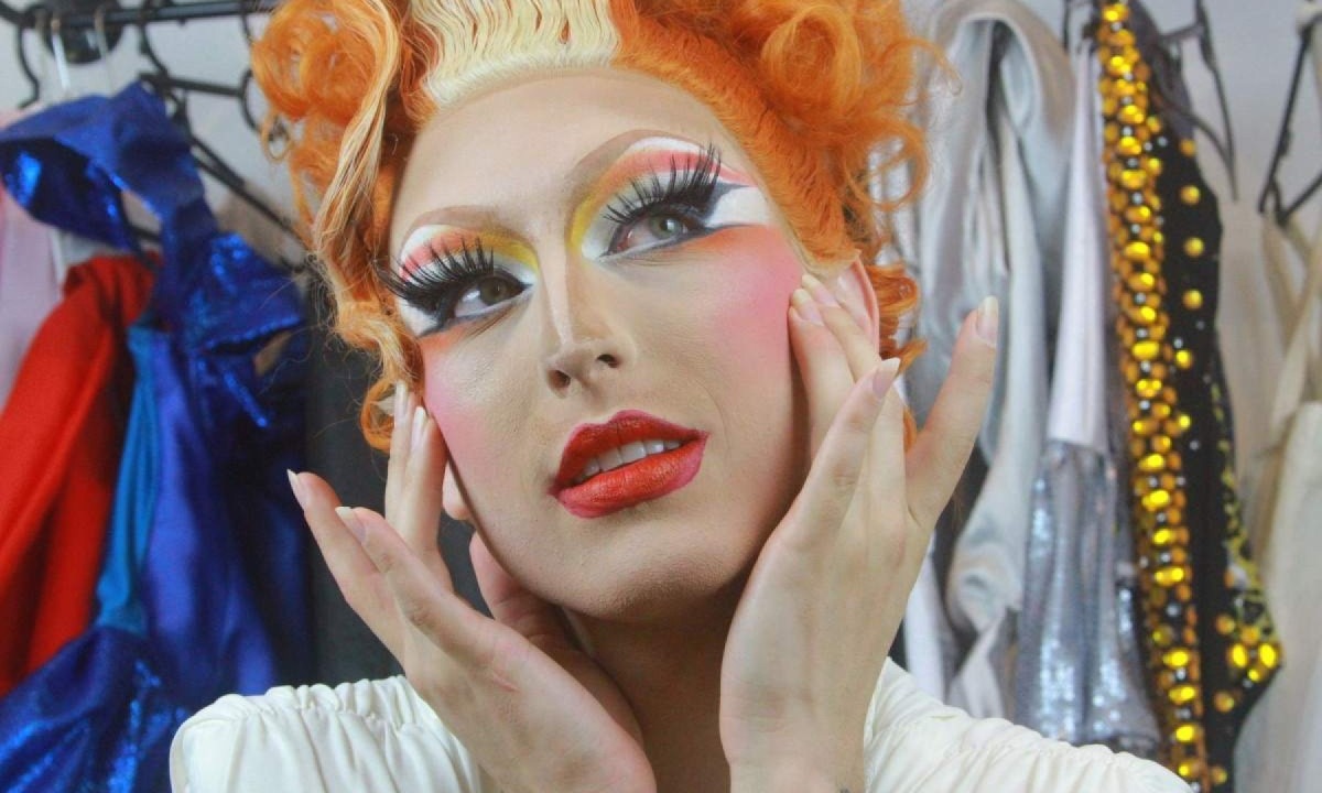 Charlotte (Matheus), drag queen que organizou um coletivo de artistas para criar seus próprios eventos drag em BH. 
       -  (crédito:  Marcos Vieira/ EM / D.A. Press)