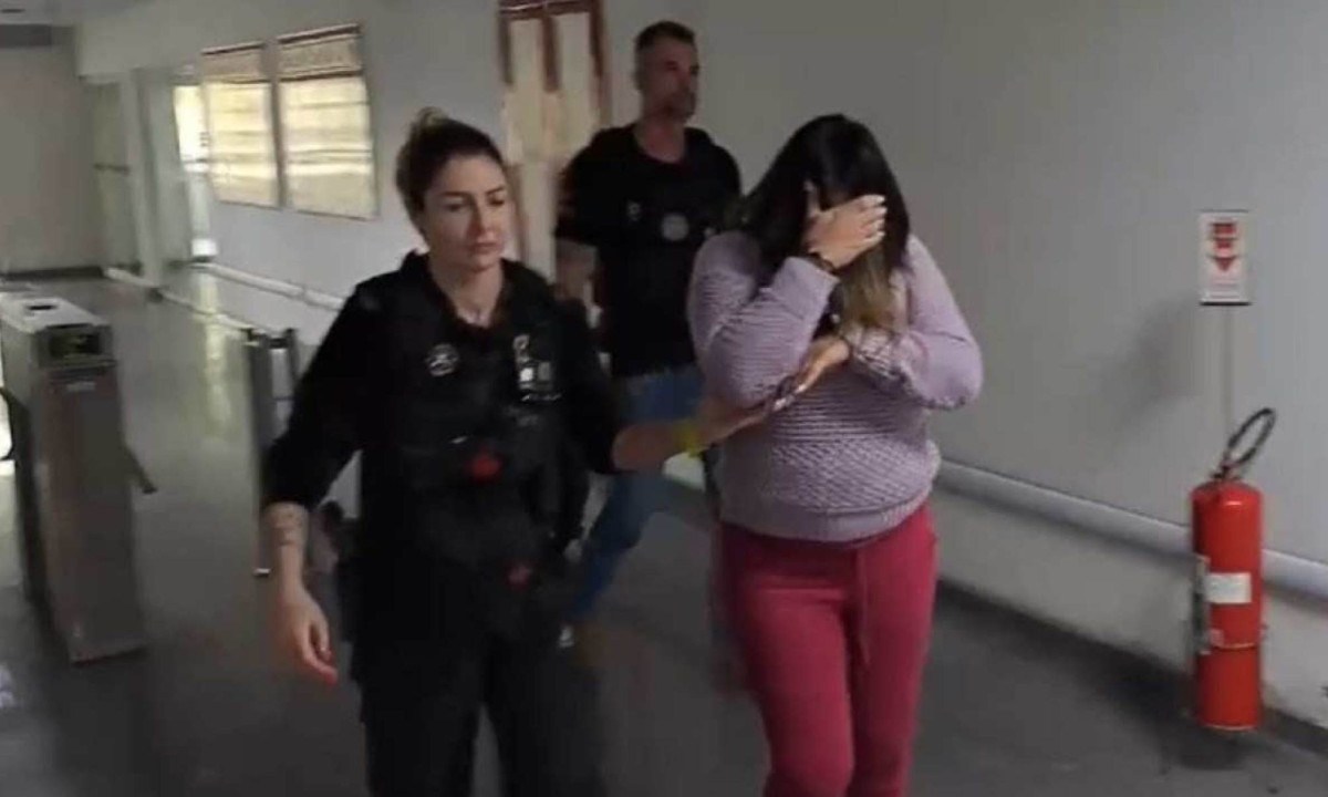 
Janaína Cristina Perez foi localizada em Vargem Grande, no Rio de Janeiro, e conduzida por policiais militares -  (crédito: Divulgação/PMRJ)